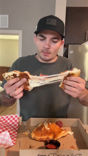 Calzone or Vietnamese food: which wins?