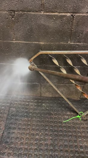 Pressure washing the rust off a wrought iron railing after an acid dip. #oddlysatisfying #clean #pressurewashing #powerwashing #restoration #paint #rust #classiccars #classic #satisfying #antiques | Minute_of_dangle