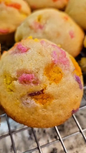 Homemade confetti muffins 🤗 Mom & kid approved! ❤️ | The Craftologist