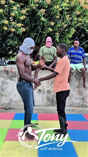 hand grip self defense techniques Kravmaga