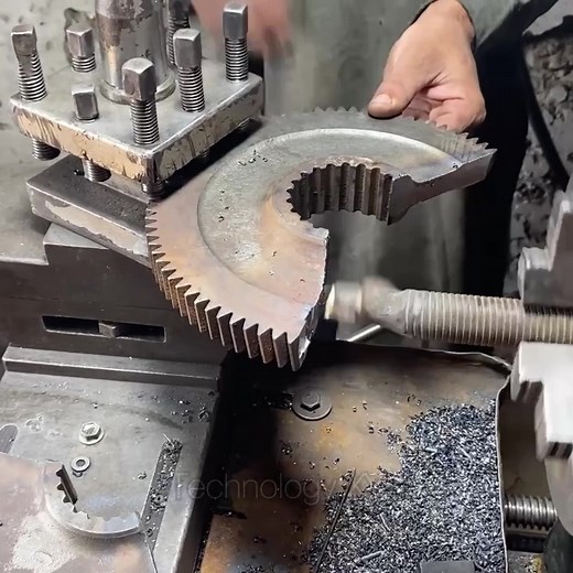 Repairing a Broken Bulldozer Final Drive Gear