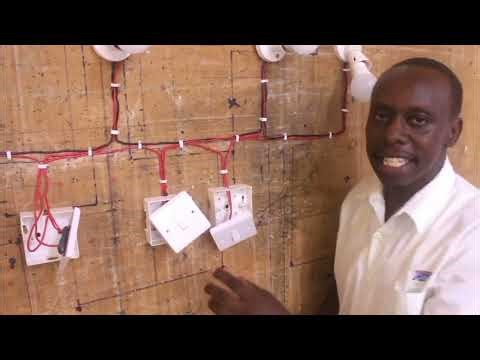 This Is Why Electricians Use the Loop-In Method for Lighting.