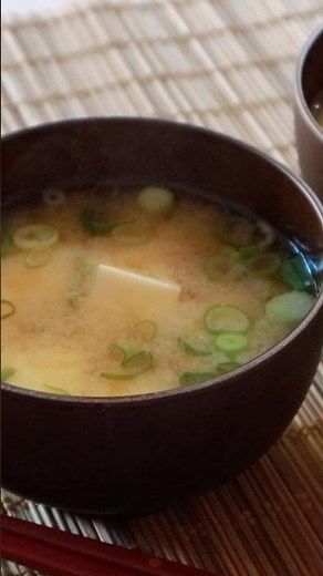 Making Simple and Delicious Miso Soup at Home #cooking #japanesefood