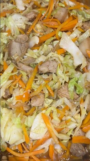 Easy Ginisang Cabbage Recipe | Filipino Stir-Fried Cabbage 🥬 #shorts ⭐