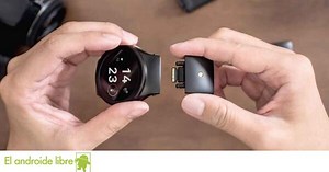 El reloj por módulos existe, tiene Android y lo puedes comprar