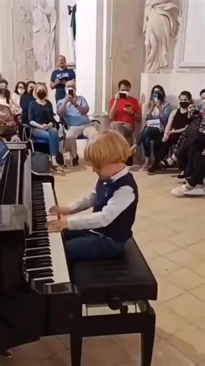 9.1K views · 129 reactions | BRAVO!!! You're a tiny piano genius, your melodies make everyone melt!  | Classical Art | Facebook