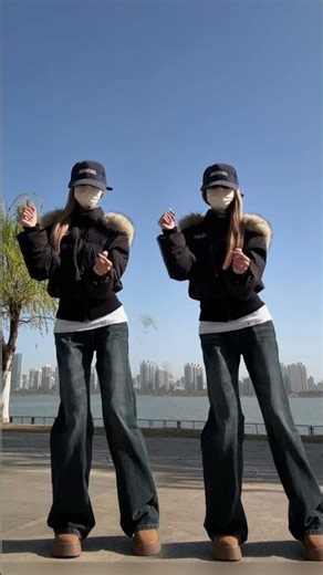 Oh~ I really want to fall in love~ Ladies, come learn this super trendy and sweet "QQ Love Shake"...