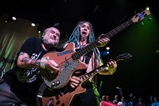 NOFX joined by members of Bad Religion, Rancid, The Offspring & more at final show (watch)
