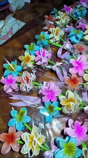 shoppingwithmay သည် TikTok ပေါ်တွင် ရှိသည်