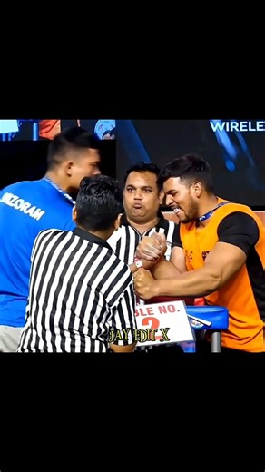 DENNIS VS SACHIN ARM WRESTLE MATCH #viralshorts #armwrestling #viralvideo #viralshorts