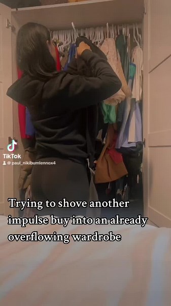 I literally have way to much clothes….closets exploding. Cant make this up#fyp #relatable #problems#girlproblems#xyzbca #clothes