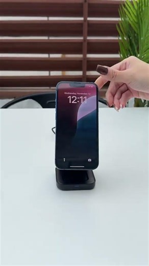 We tested random iPhones from on a stand-up wireless charger. #Shorts #cathy12777