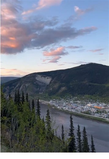 You have to see it for yourself 🌞 #midnightsun #yukon