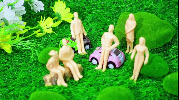 Namalu 30 Pcs Miniature People 1: 25 Scale 2.95 inch Unpainted Mini People Figures Model Trains Architectural Sitting and Standing Diorama Figures for Scale Model Train Miniature Scenes Decoration