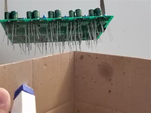 看下DIP件是怎么焊接的