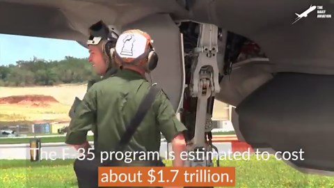 Hypnotic F-35B Vertical Landing Looks Just Like a Helicopter