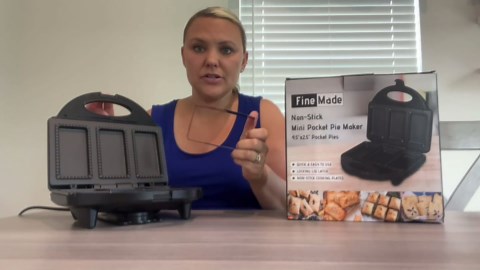 Electric Mini Pocket Pie Maker Machine with Crust Cutter, Pocket Pie Iron Press with Non Stick Surface, Ideal for Hot Chicken Pockets Pizza Pockets Grilled Cheese Sandwiches and More