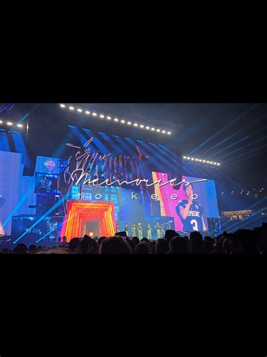 As 2025 comes to an end I'd like to thank all the good memories that I was able to make. 2025 will always hold a special place in my heart because I got to experience my first ever kpop concert. I'm so beyond blessed it got to be Stray Kids. They have continued to inspire me to become a better version of myself. Thank you for the amazing memories @Stray Kids ❤️I'll see you guys next year 🫶 Stray Kids everywhere all around the world! #straykids #skzstay #skz #straykidseverywhereallaroundtheworld