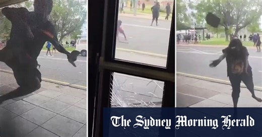 Angry crowd attacks Alice Springs pub