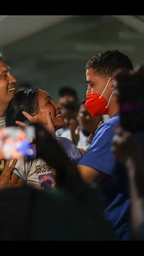 Rescatados los 252 migrantes venezolanos secuestrados en campos de concentración de Nayib Bukele. El pueblo de Venezuela, junto al presidente @nicolasmaduro han logrado un nuevo milagro gracias a Dios y a la movilización permanente, están libres, sanos y salvo en su Patria. #Venezuela #Migrantes #Rescatados | Jose Rebelde