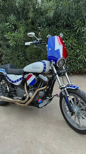 #TransformationTuesday w/ @jwhracing! ⚡️ • Del Rey Sportshield • #Sportster #Sportshield #Sporty #Iron1200 #Iron883 #XL1200 #XL883 #PurposeBuilt #Clubstyle #DelReySportshield #Sporty_mob #HarleyDavidson #MemphisShades | Memphis Shades