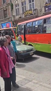 35K views · 246 reactions |  CONDUCTOR DE AUTOMOVIL SACA SU RABIA CONTRA MICROBUS EN VALPARAÍSO #rtvvisionnoticias Registran violenta reacción de conductor de un vehículo particular en contra de un microbus en calle Condell en el centro de Valparaíso. Esto ocurrió aparentemente después de una colisión .. | RTV Vision Noticias | Facebook