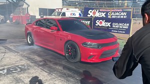 Charger SRT Hellcat VS Mustang Supercharger | Arrancones | Sinaloa Stang