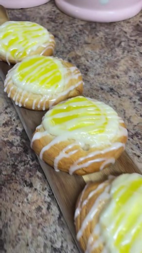Delicious Lemon Cream Cheese Danish Recipe