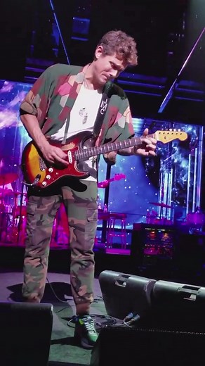 John Mayer Live Performance with His 1964 Fender Stratocaster