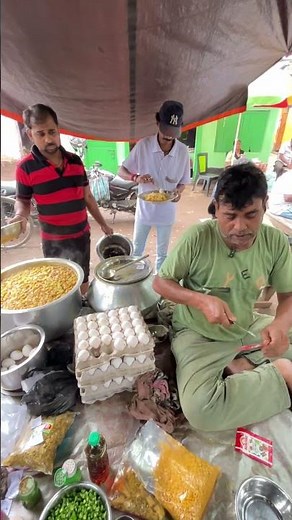 Indian Old man selling morning brake fast #food #foodie #shorts #shortsfeed #kolkatafood #foodlover