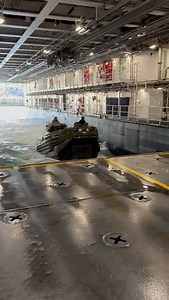 Attività anfibia a bordo della nave d'Assalto Anfibio Multiruolo (LHD) #TRIESTE ⚓️🇮🇹 | Marinai d'Italia