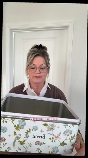 Stylish and Functional Bread Box for Your Kitchen