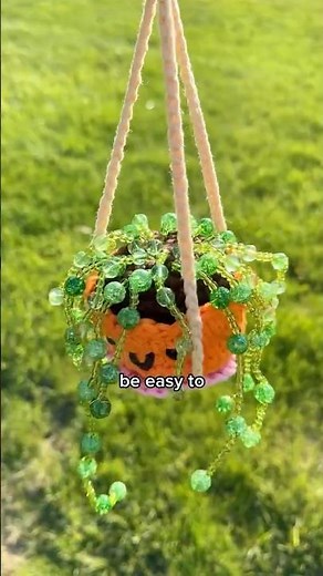 What happens when you combine crochet with beaded plants? #crochet #beadedplant #craftideas