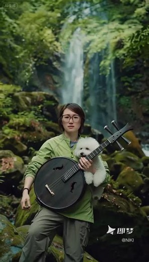 一曲落溪头，惊碎满潭游鱼 山水作厅堂，游鱼为听众，琴声一响，便搅乱一溪安然。#一弦定音 #钓鱼人就是这么疯狂 #钓鱼 #一弦定音 #该练琴了