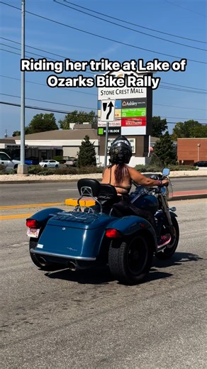 She is loving riding her Trike around Lake of the Ozarks | CycleDrag