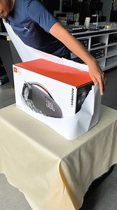 បើកកេះ - Unboxing the JBL Boombox 3 ! ទំនាក់ទំនងមកយើងខ្ញុំទាំងពីរសាខាដូចខាងក្រោម៖ JBL showroom សាខាផ្សារកណ្ដាល • 093 882 666 • 070 395 103 • 097 42 32 880 JBL showroom សាខាអូឡាំពិក • 077 880 890 • 070 899 788 | PuLee - ពូលី