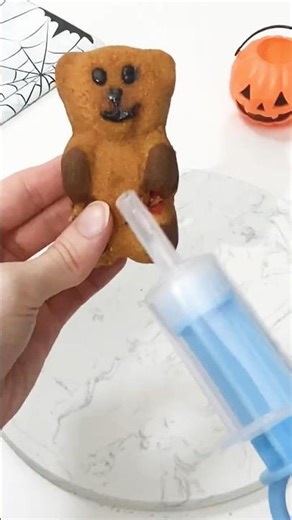 Spooky Halloween Treat Idea! 🧸👻#halloween #spookyseason #halloweentreats #halloweenparty