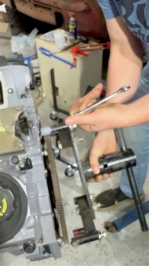 Crazy how long that engine stand has been attached to this engine 😬But it’s got to go so we can get the exhaust setup with the turbo 🥹Feeling like we are actually getting somewhere now 👨🏻‍🔧 #theroygarage | The ROY Garage