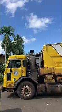 Hawaii Garbage Truck 4
