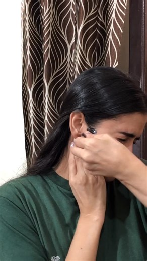 𝐈𝐓'𝐒 𝐌𝐄 𝐏𝐘𝐀𝐑𝐈 on Instagram: "Let's wax my sideburns 😱😵‍💫 #vlog"