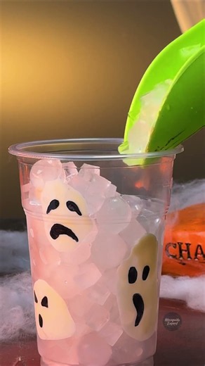 Hauntingly Creative Coffee Ideas for a Halloween Morning Treat 👻