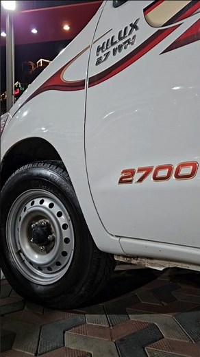 toyota hilux 2015