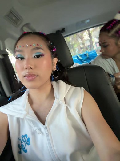 back2back means the same hairdo for 3 days #ew