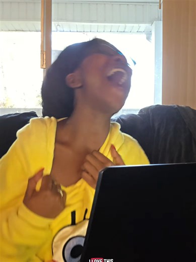 YES I KNOW THEYRE FRIENDS YES I KNOW THEYRE JOKING i just get like second hand embarrassed/hurt sometimes and be having to change the video LMAOOO like i be catching strays when they roast each other #smosh #youtuber #relateable #fandom #mcr