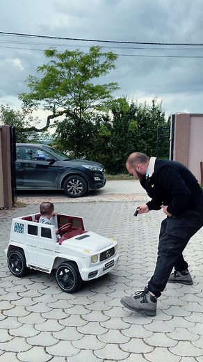 Officer Makes the Cutest Arrest Ever 👮‍♂️🚗💖 | Gorgeous