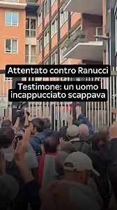 AL'ordigno rudimentale che ha danneggiato le auto del giornalista Sigfrido Ranucci, fuori la sua abitazione a Pomezia, non è stato azionato a distanza o con un timer ma è stato lasciato, presumibilmente con la miccia accesa, tra due vasi esterni alla villetta. È quanto emerge dalle prime verifiche investigative svolte dai Carabinieri coordinati dai pm della Dda. Gli inquirenti stanno cercando eventuali telecamere che abbiano immortalato il momento cui l'ordigno è stato lasciato. Un testimone avr