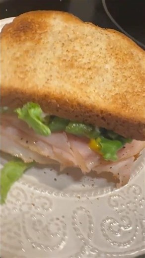 Toasted Turkey Sandwich with Grilled Green Peppers #turkeysandwich #sandwich