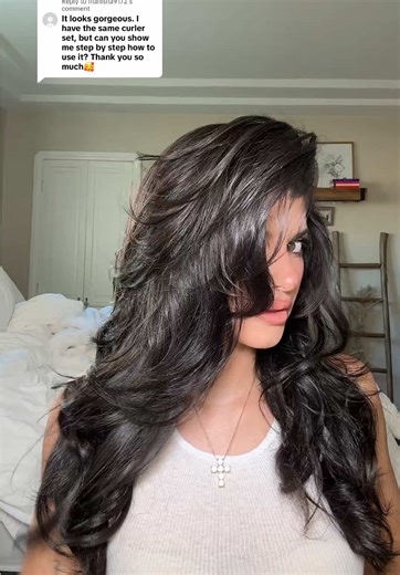 Cómo lograr volumen en el cabello con rulos