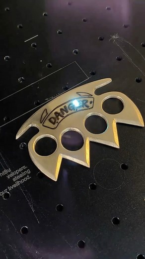 100w fiber laser marking machine cuts metal plates and makes finger tigers. #lasermarkingmachine #fiberlaser #metalmarking #Metalcutting #Laserengravingmachine | Victor Laser