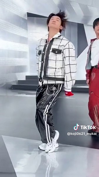 こうじくんの踊り方大好きです🫶🧡#SnowMan #向井康二 #breakout